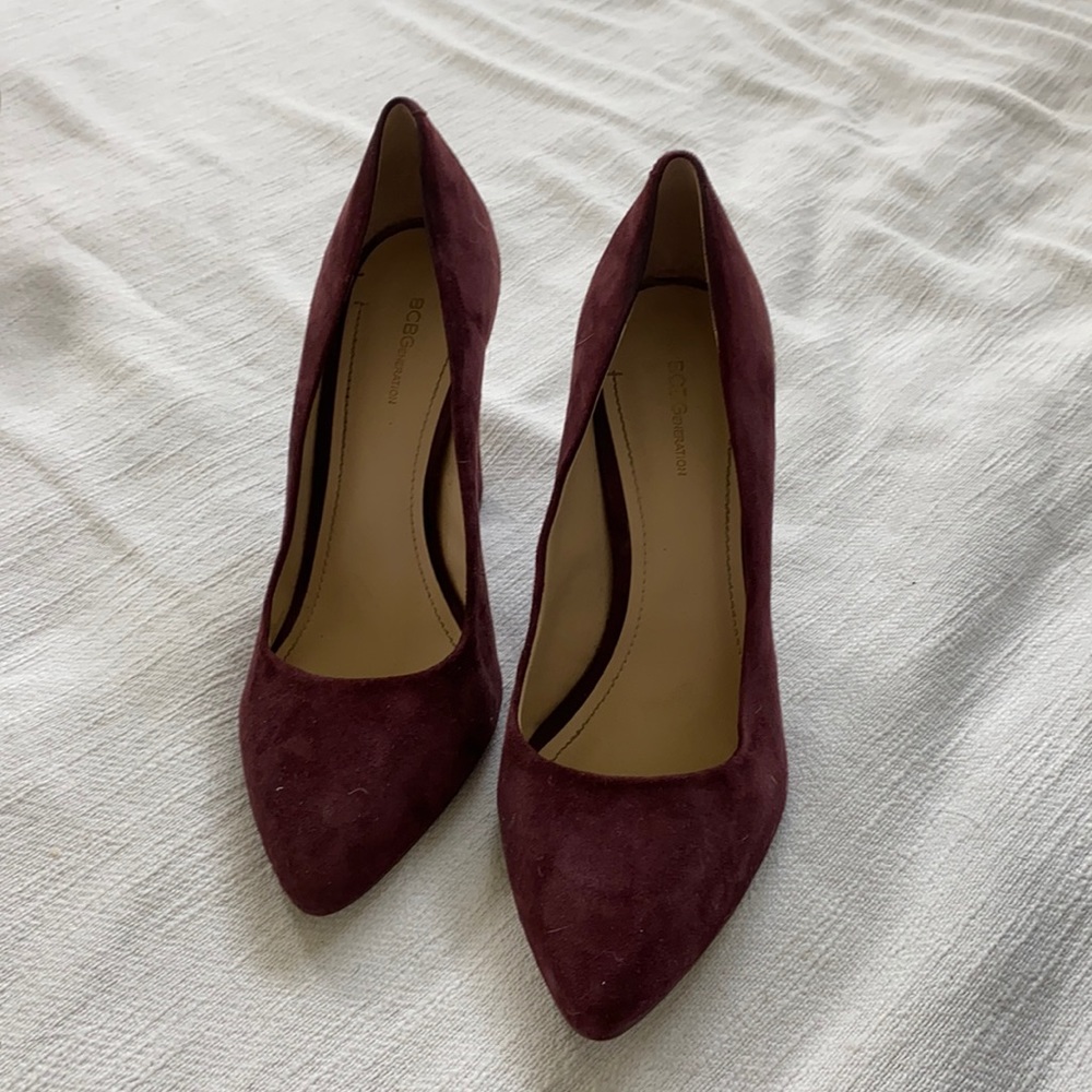 BCBG wine suede heels